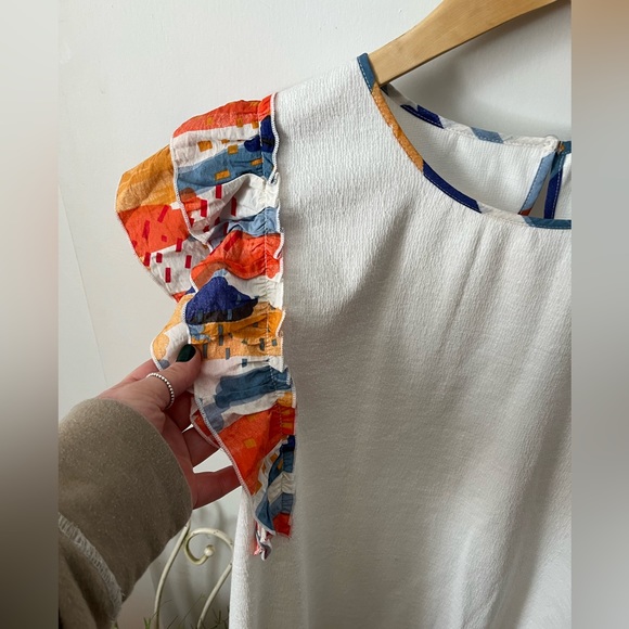 White and Multicoloured THML ruffled sleeve top Sz L - Picture 3 of 5